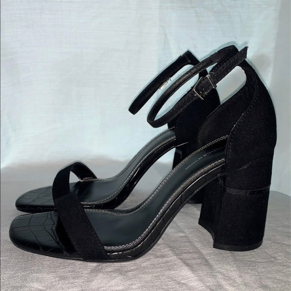 Block Heels - Picture 3 of 11